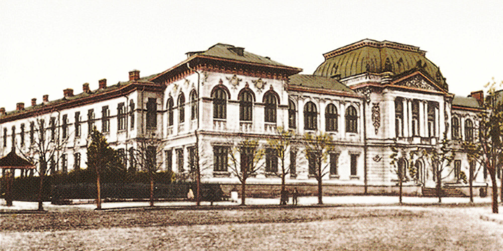 Fațada Colegiului Național Mihai Viteazul din Ploiești